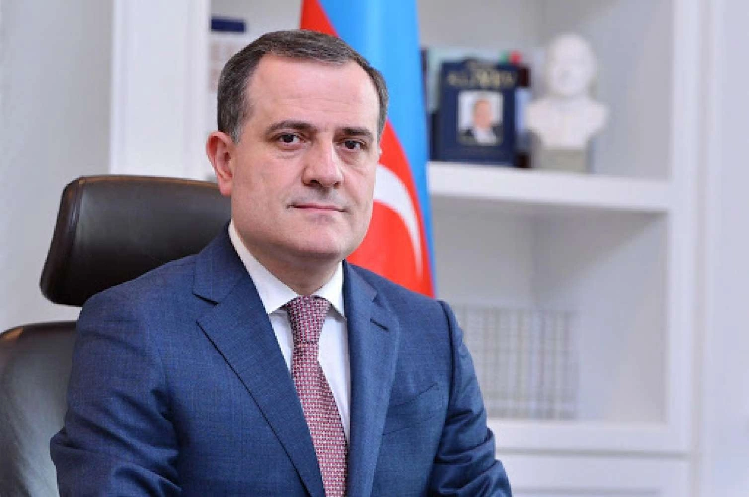 Ceyhun Bayramov Rusiyaya getdi