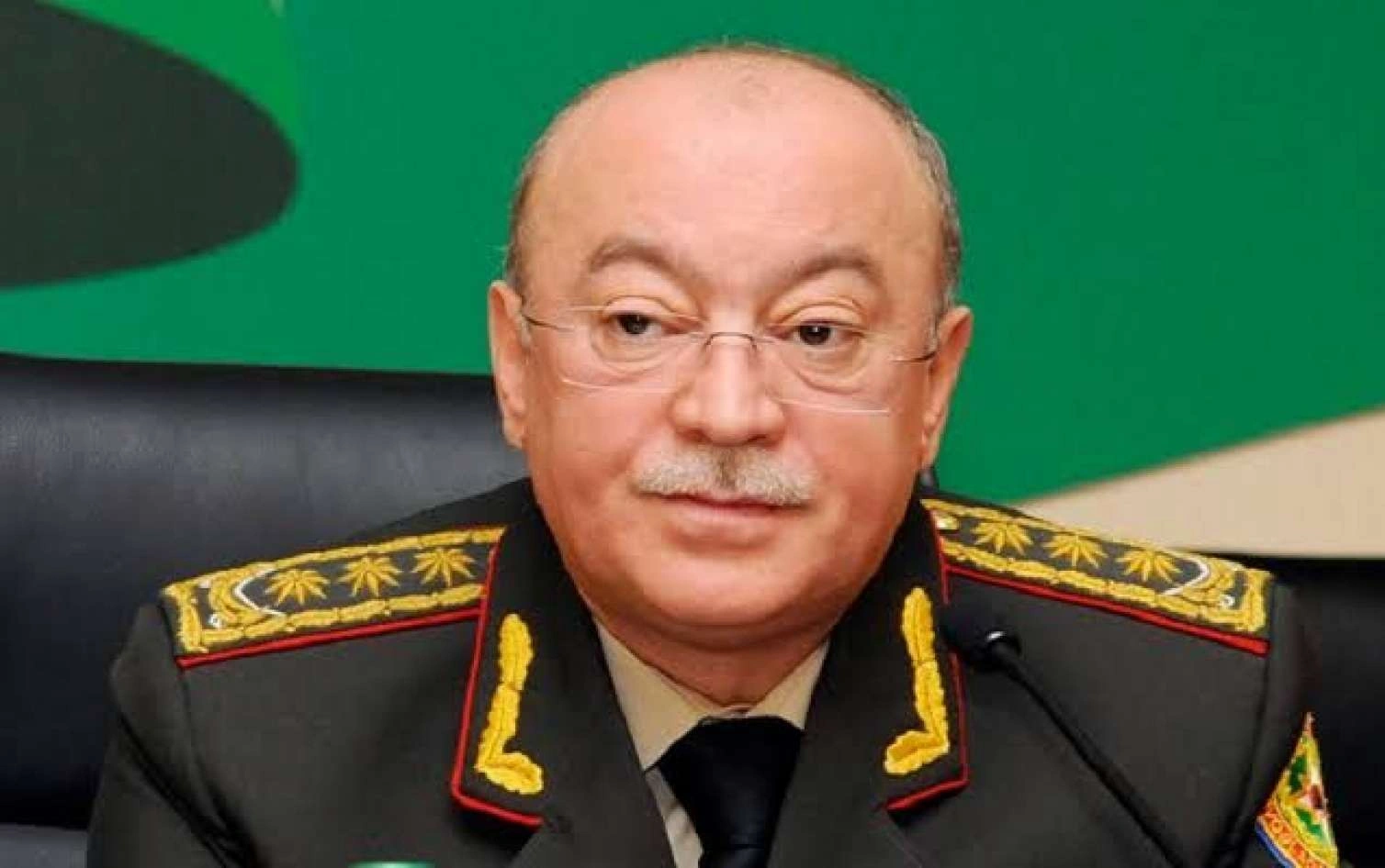 Arxasında nazir imzası dayanan məşhur MAHNILAR