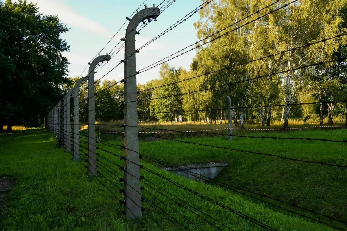 Bu ölkə Ukrayna ilə sərhədi bağladı