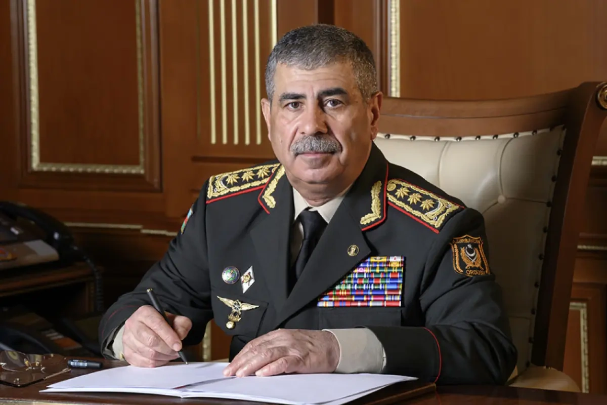 Zakir Həsənov ordunun şəxsi heyətini təbrik etdi