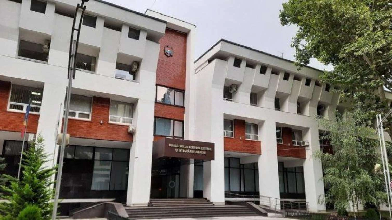 Moldova rusiyalı diplomatı ölkədən çıxarır -