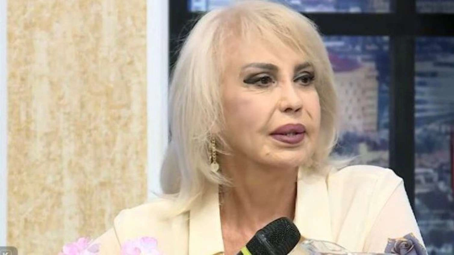Müğənninin səsi batdı –