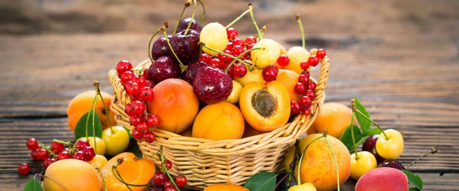 Ərik, şaftalı və gavalının qabığını yemək olarmı?