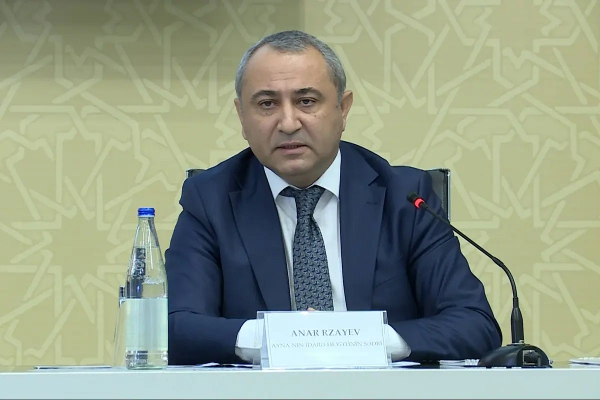 "Taksilərin avtobus zolaqlarından istifadəsi gündəmdə deyil" – Anar Rzayev