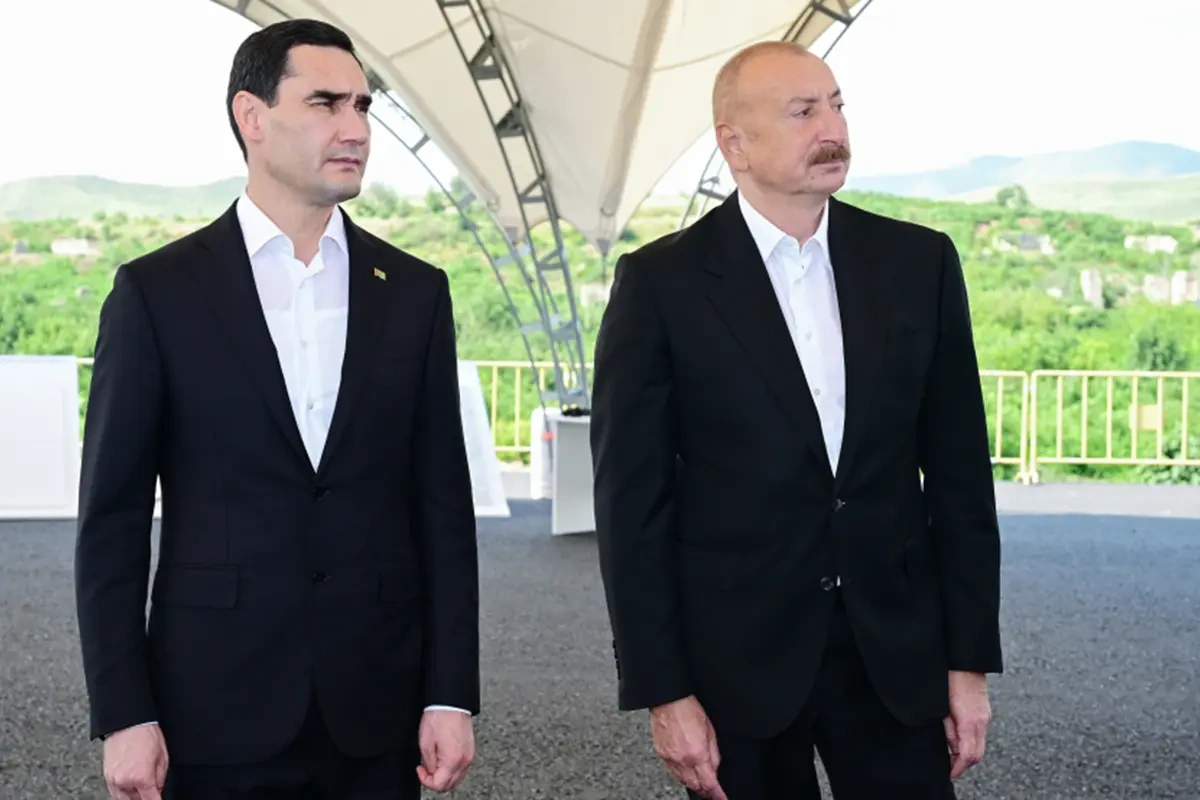 Füzulinin dağıdılmış yerlərinə baxdılar - Fotolar