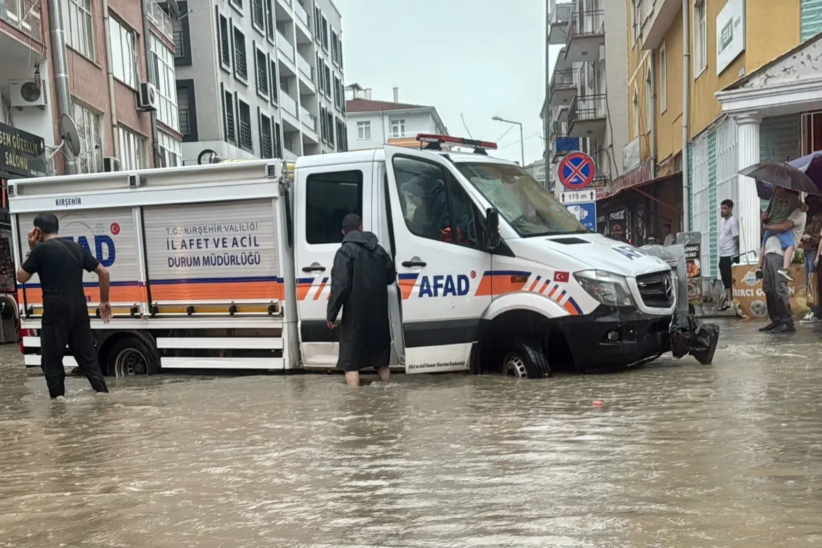 Türkiyədə aramsız yağış daşqına səbəb oldu – FOTOLAR