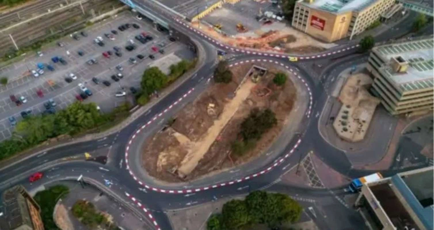 Yol çəkirdilər, 11 skelet çıxdı