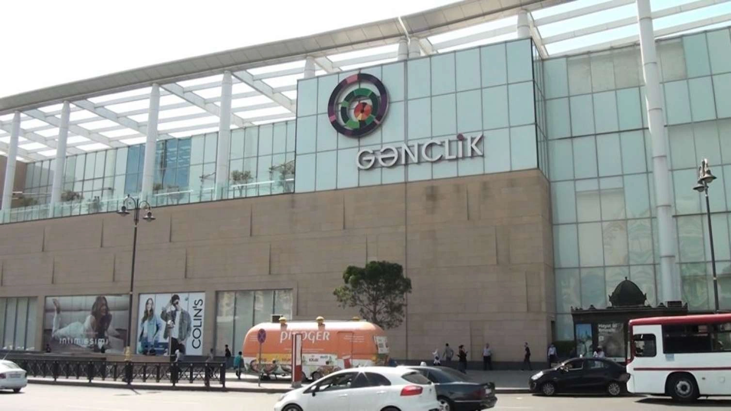 "Gənclik Mall"da həyəcan siqnalı: sakinlər təxliyə edildi