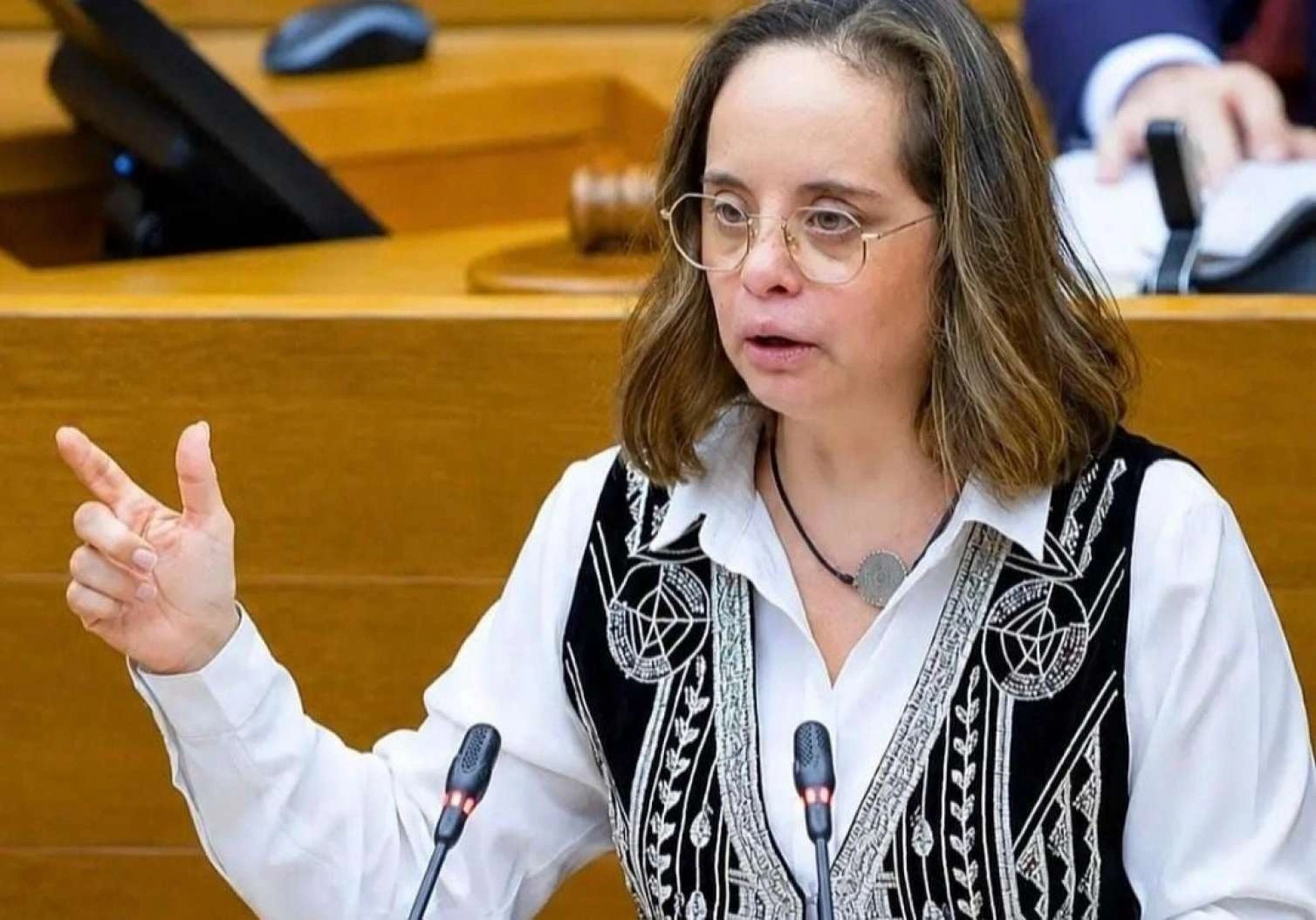 İspaniyada ilk dəfə Daun sindromlu qadın deputat seçildi