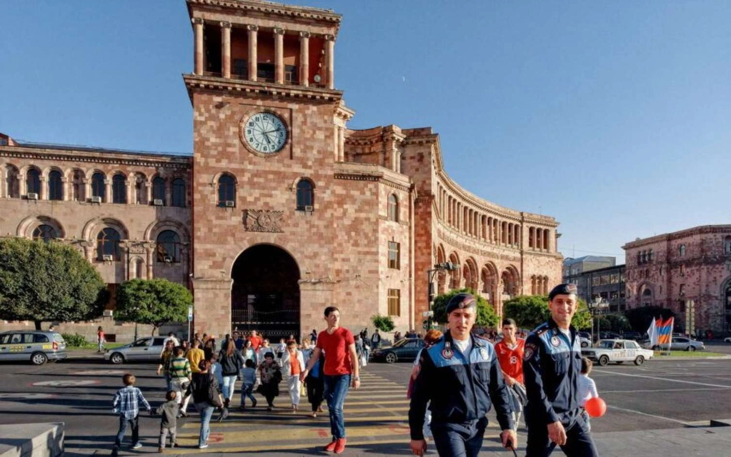 Ruslar yenidən kütləvi şəkildə Ermənistana köçür