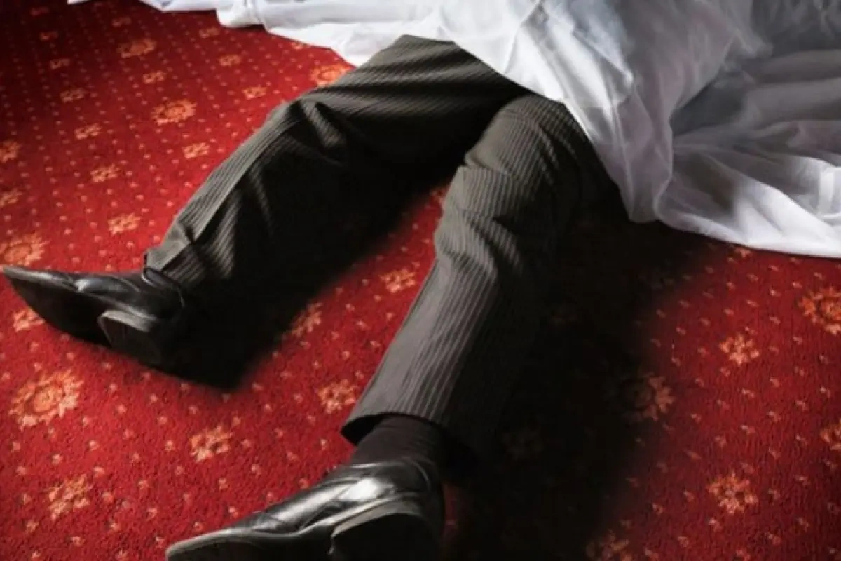 42 yaşlı kişinin hoteldə meyiti tapıldı