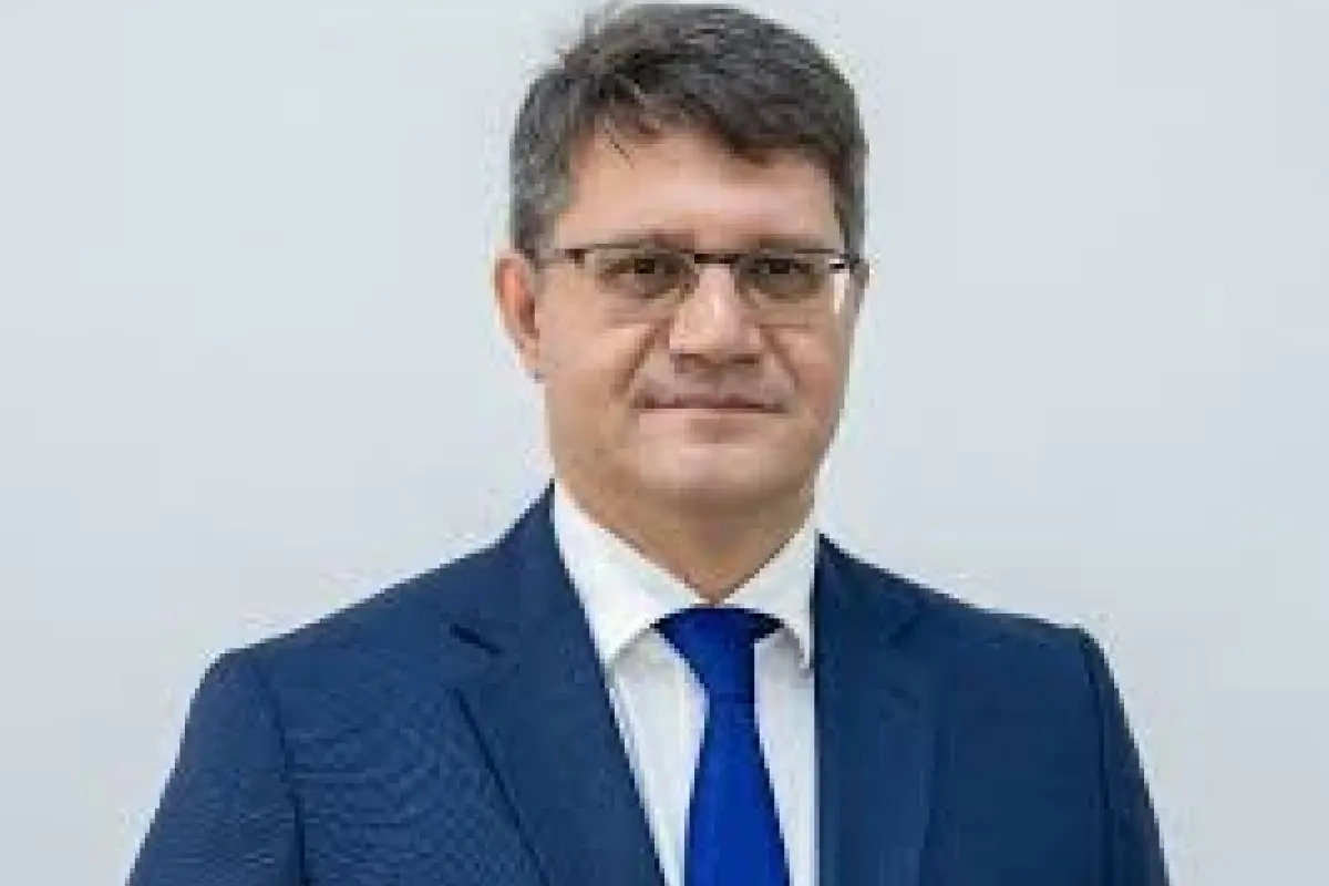 Nazir müşavirini İŞDƏN ÇIXARDI
