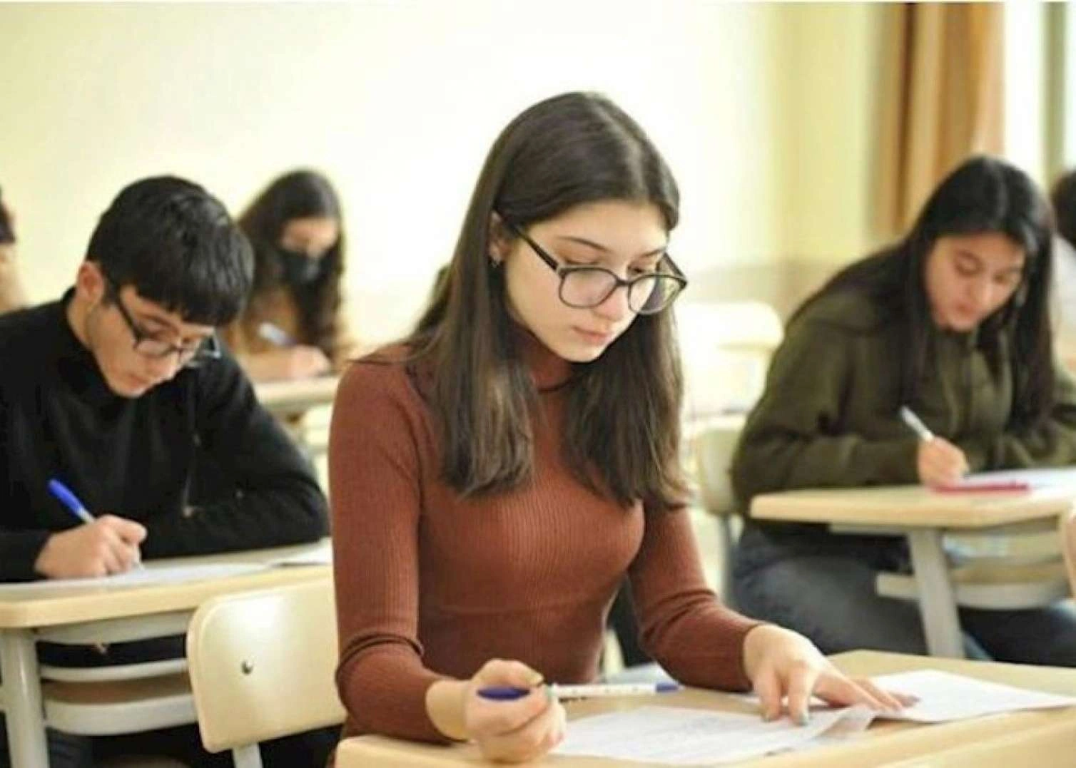 Onlar universitetə imtahansız qəbul olur - Sədr