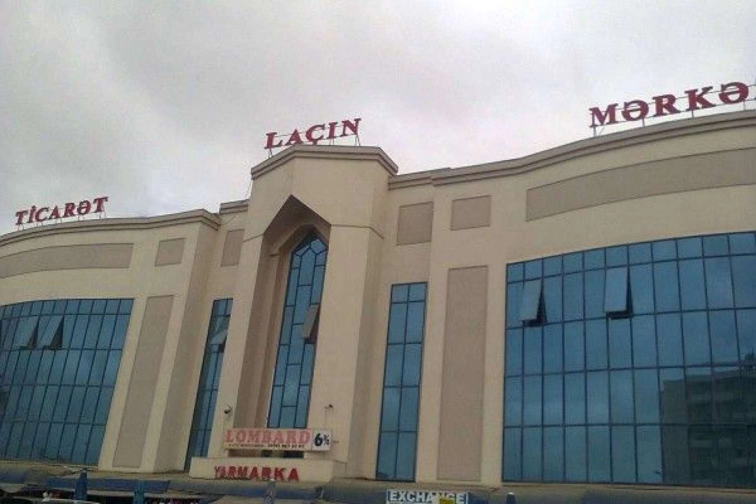 Bakının məşhur ticarət mərkəzində FACİƏ