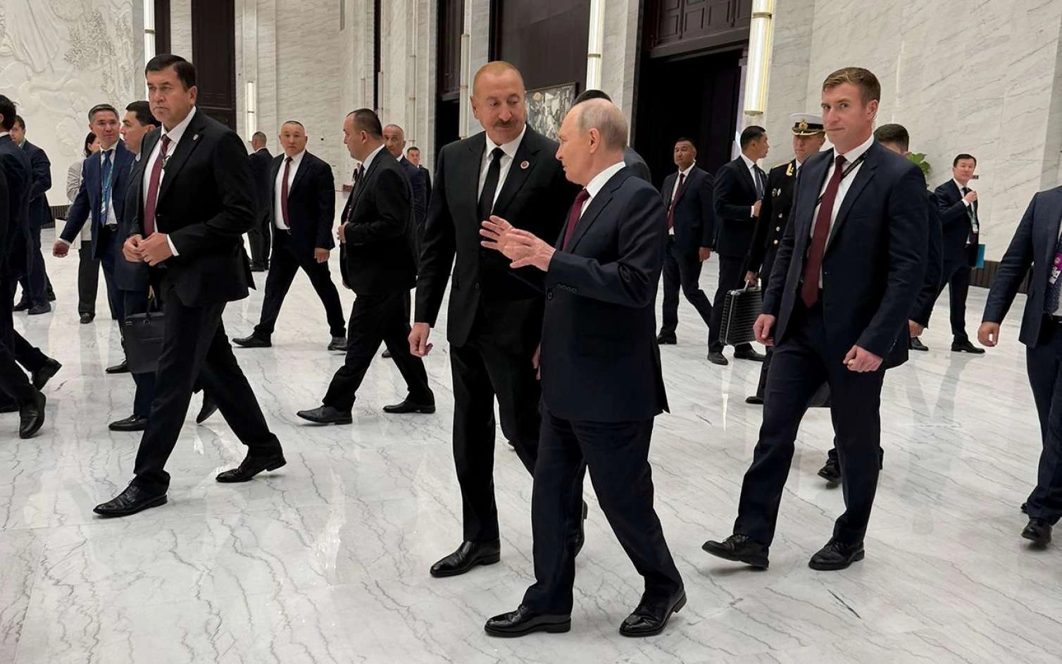 İlham Əliyev Putinlə söhbət etdi