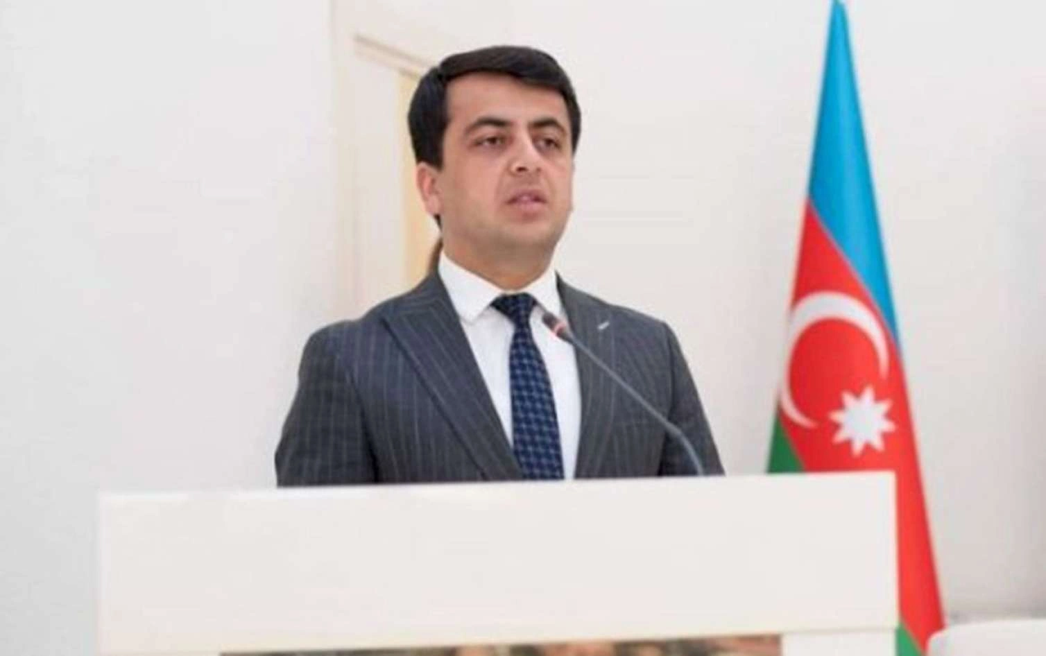 İcra başçısı müavinini işdən çıxardı - FOTO