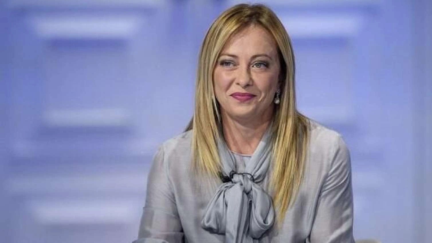 "Meloni mənə yalvardı, yazığım gəldi"