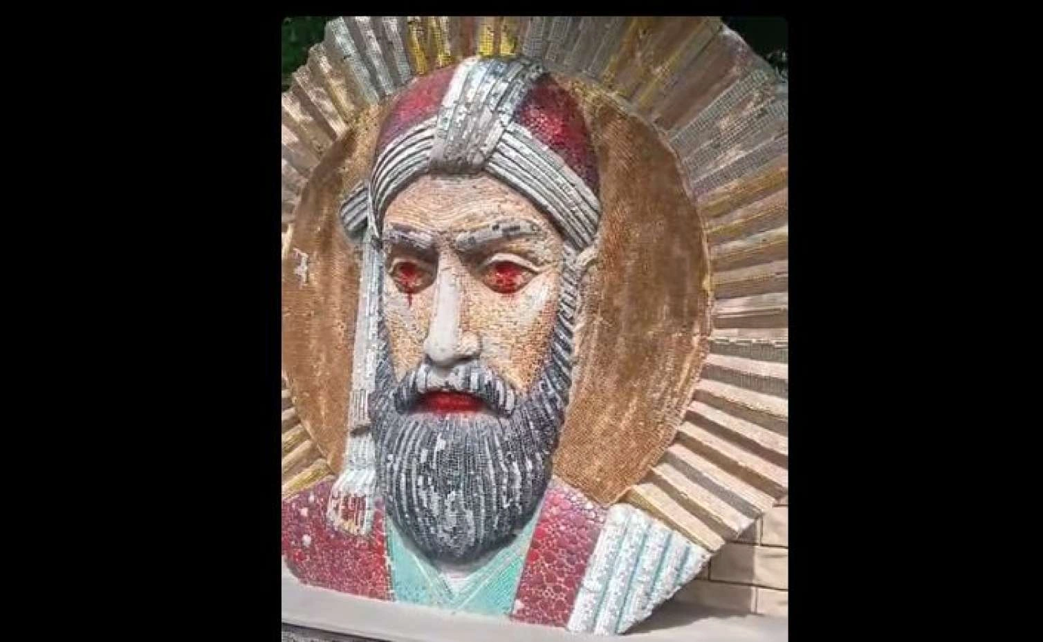 Nizami Gəncəvinin abidəsi təhqir olundu -