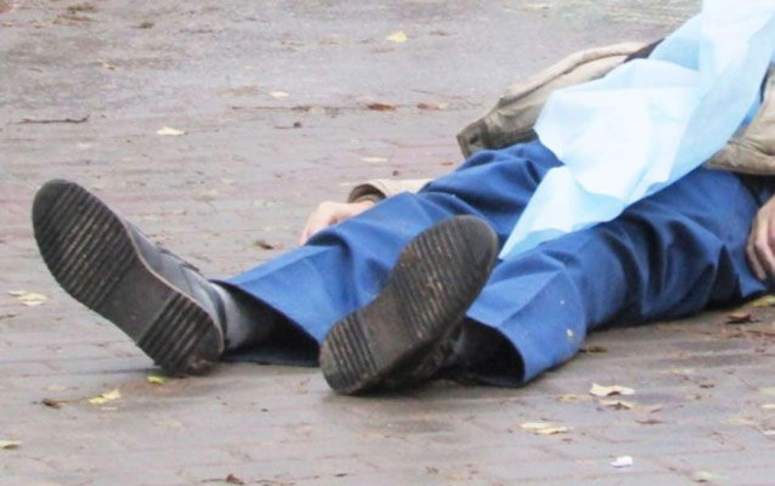 Bakıda evin həyətindən 28 yaşlı kişi meyiti tapıldı