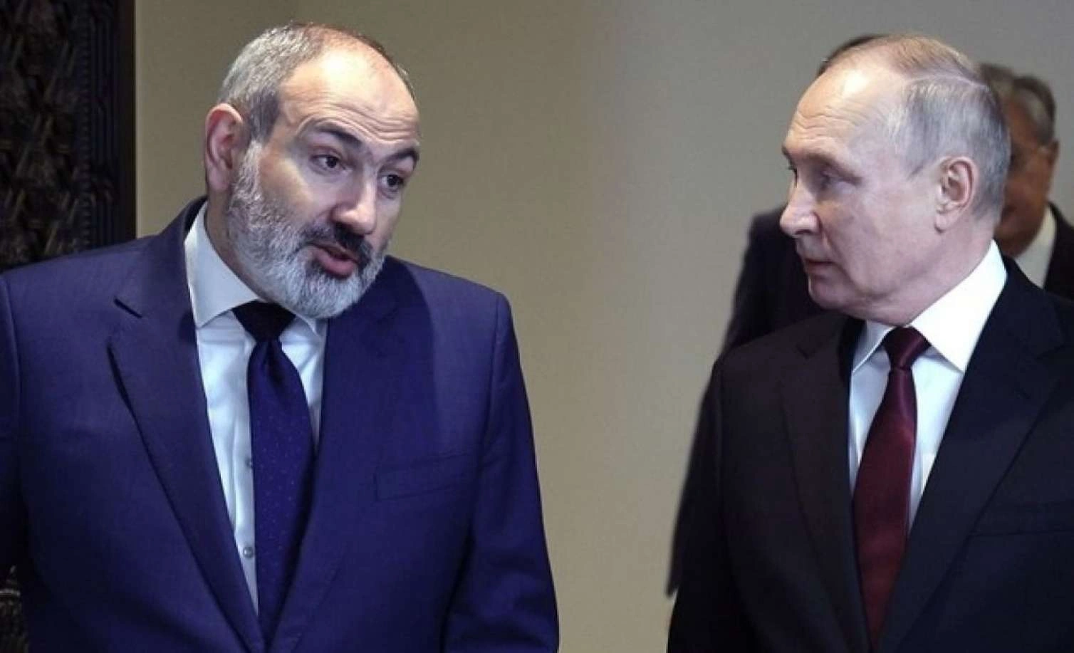 "Biz Azərbaycanın daxili siyasi işlərinə qarışmalı idik?" - Putindən Paşinyana