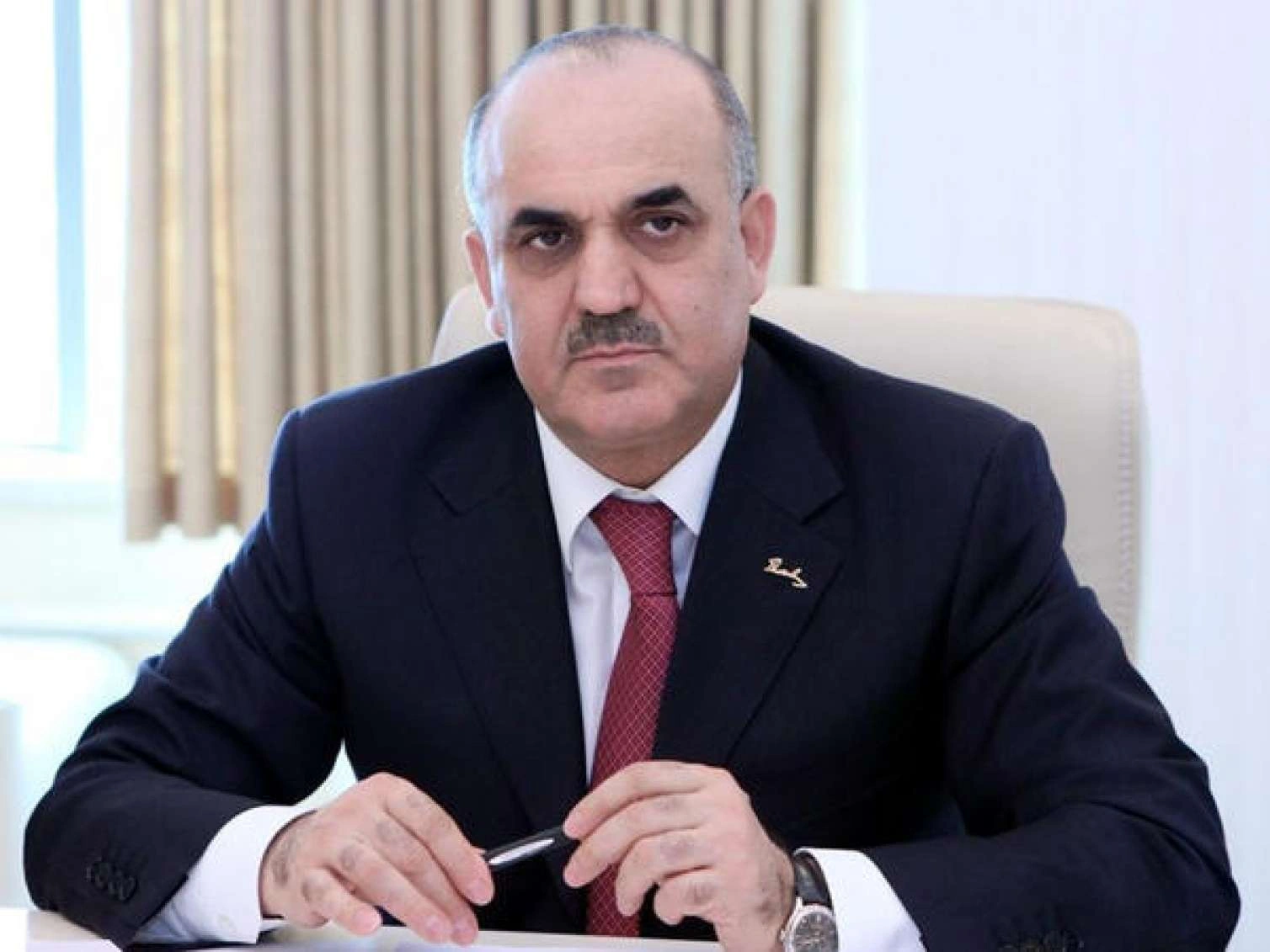 Sabiq nazirin evi satışa çıxarıldı -