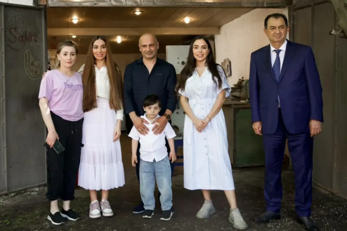 Leyla Əliyeva və Arzu Əliyeva Lənkəranda yerli sənətkarın yaradıcılığı ilə tanış oldular