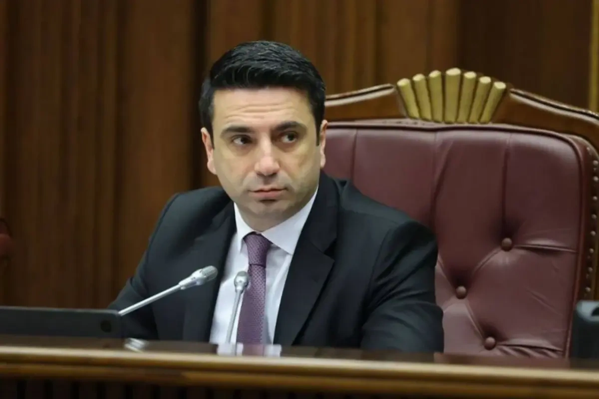Simonyan mandatından imtina etdi