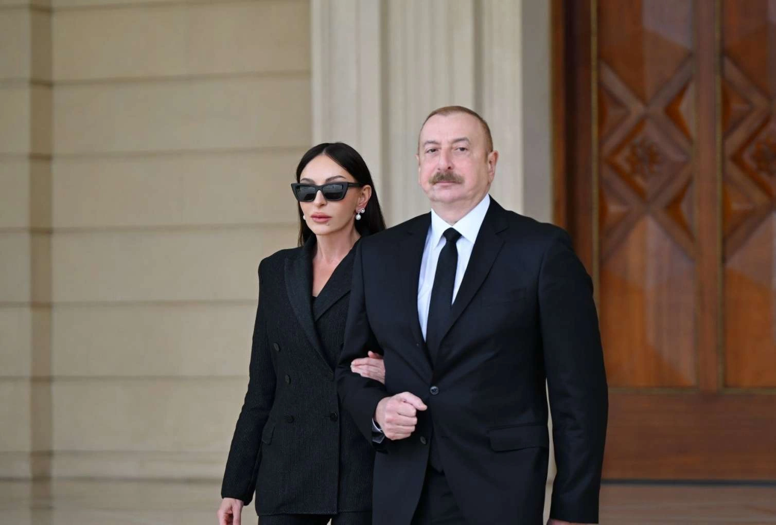 Prezident və xanımı vida mərasiminə əklil göndərdi