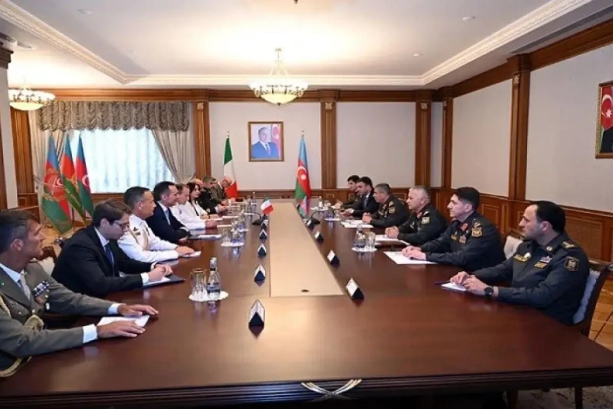Zakir Həsənov italiyalı admiralı qəbul etdi