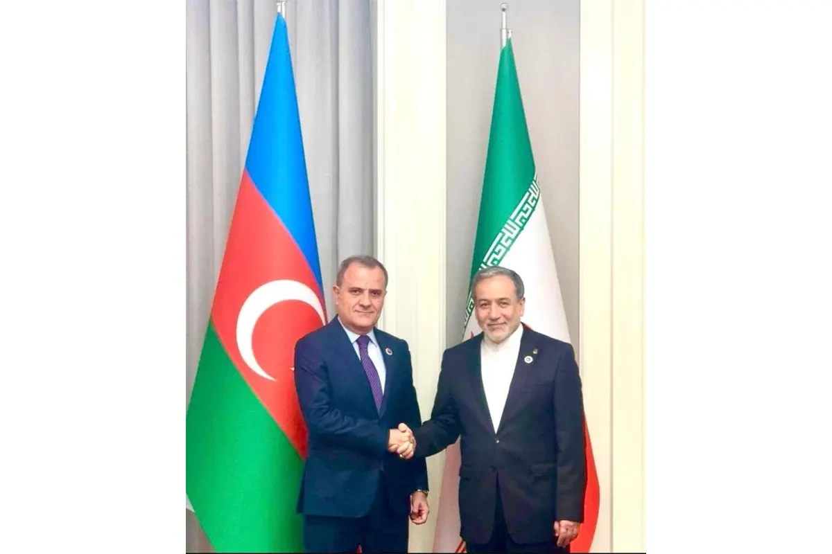 Ceyhun Bayramov Əraqçi ilə regional məsələləri müzakirə etdi