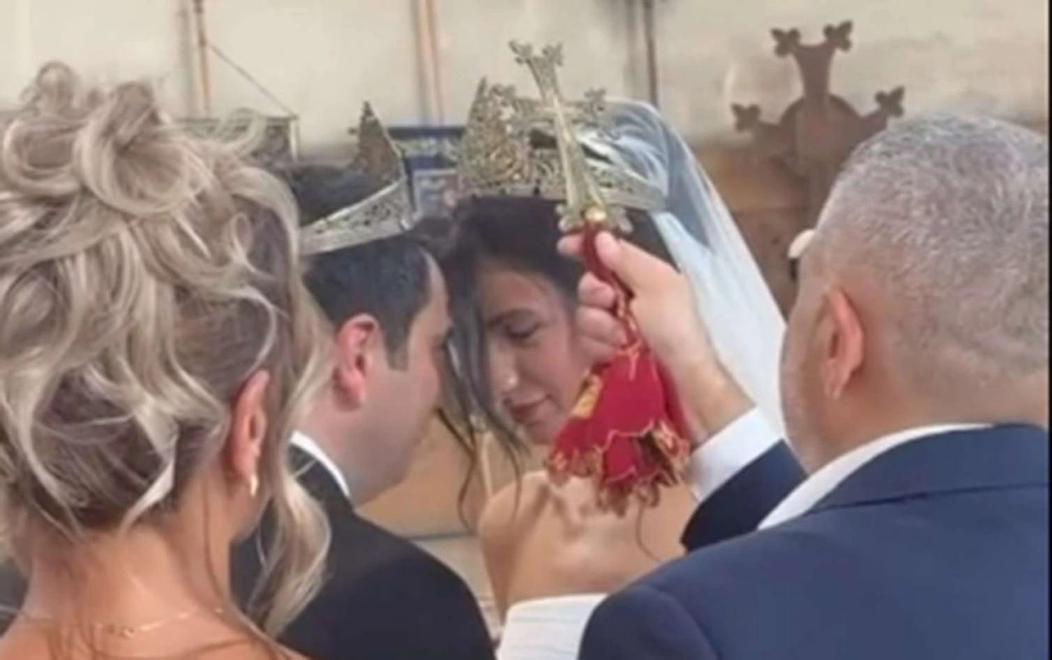 Simonyan evləndi