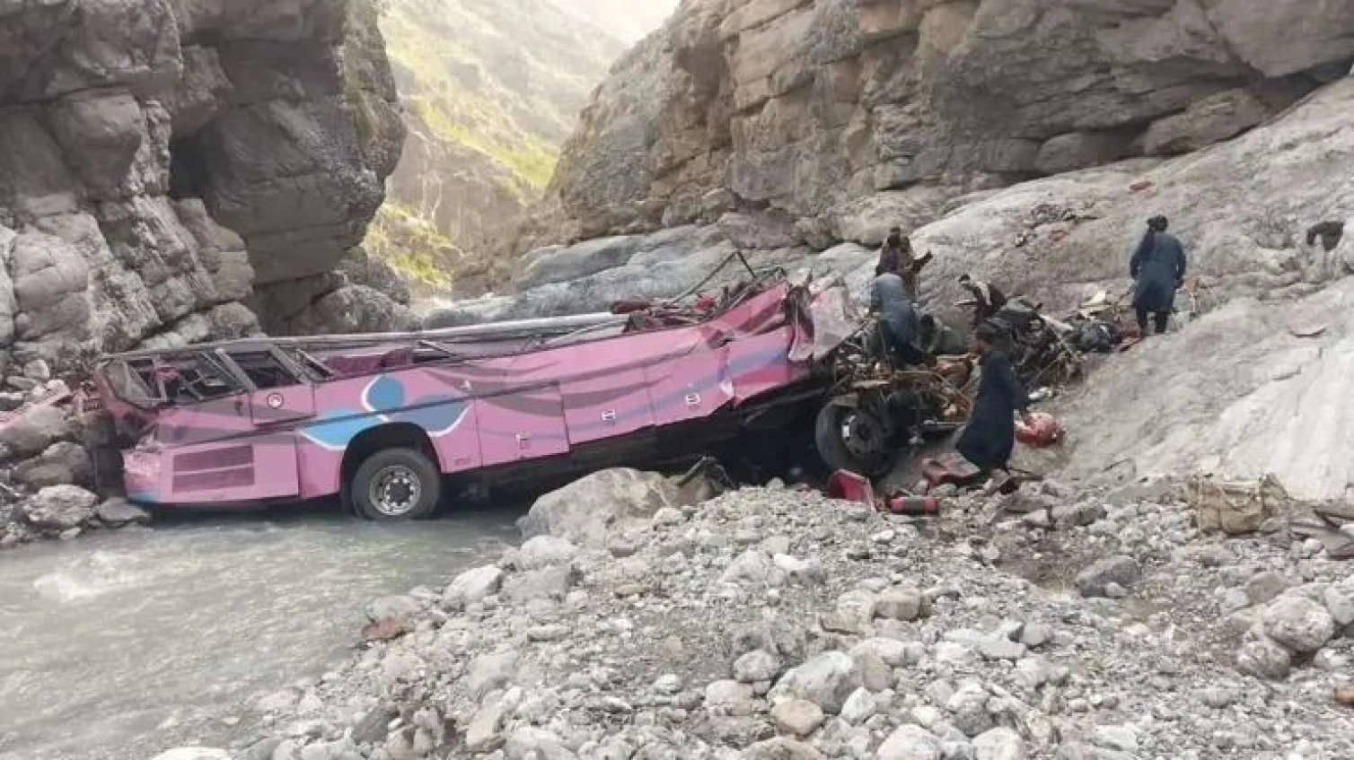 Pakistanda qətliam kimi qəza: Ən azı 40 nəfər öldü