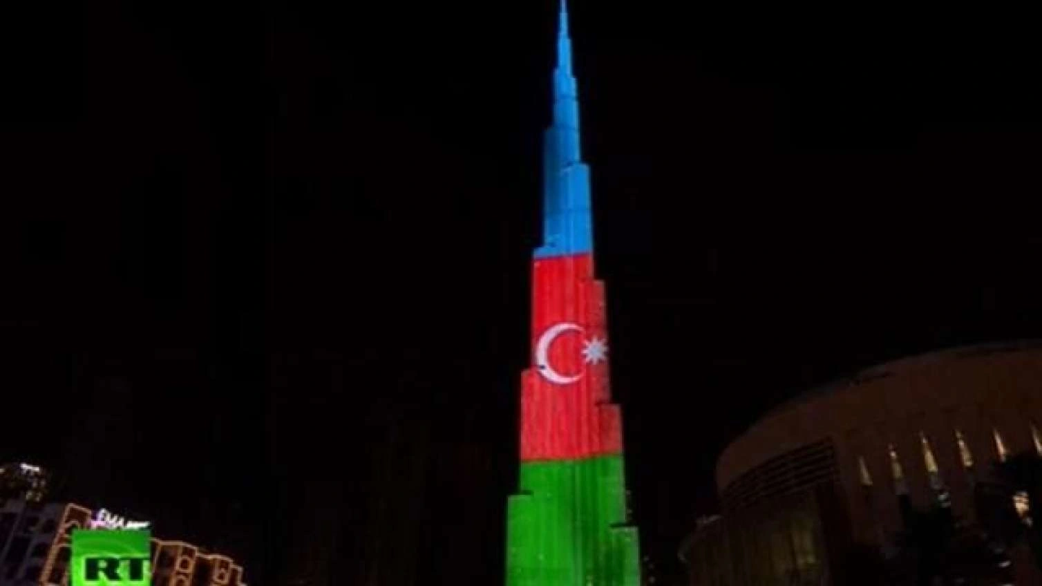 Bürc Xəlifə Azərbaycan bayrağının rəngləri ilə işıqlandırıldı