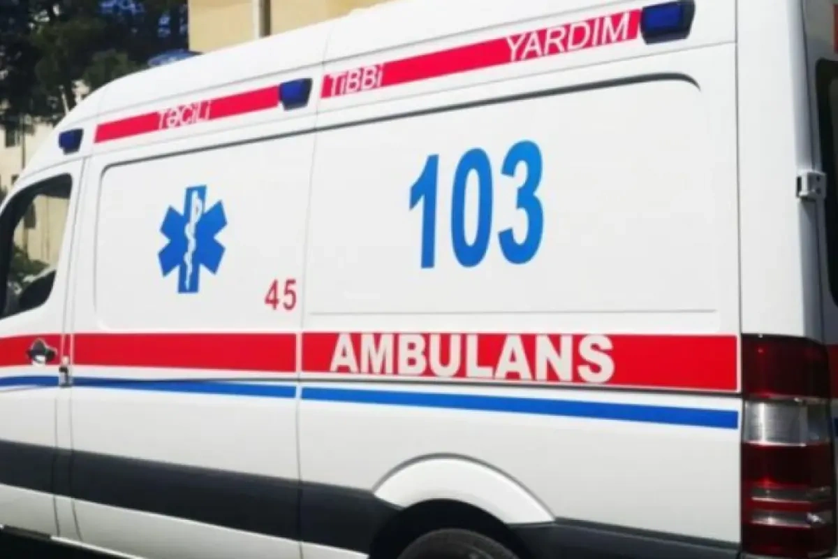 23 yaşlı qız binadan yıxıldı, vəziyyəti ağırdır