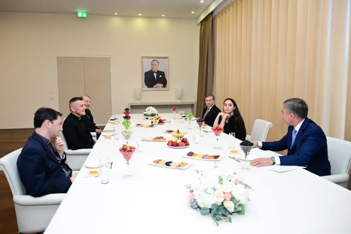 Leyla Əliyeva Vatikan Apostol Kitabxanası və Apostol Arxivinin rəhbəri ilə görüşdü