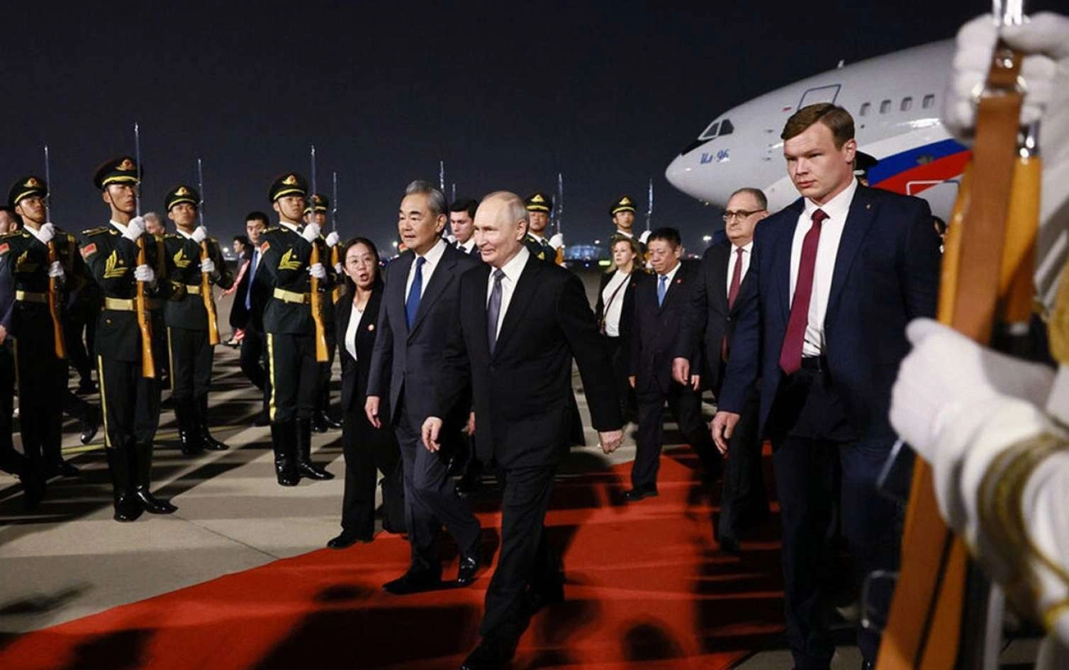 Putinin Çin səfəri başladı