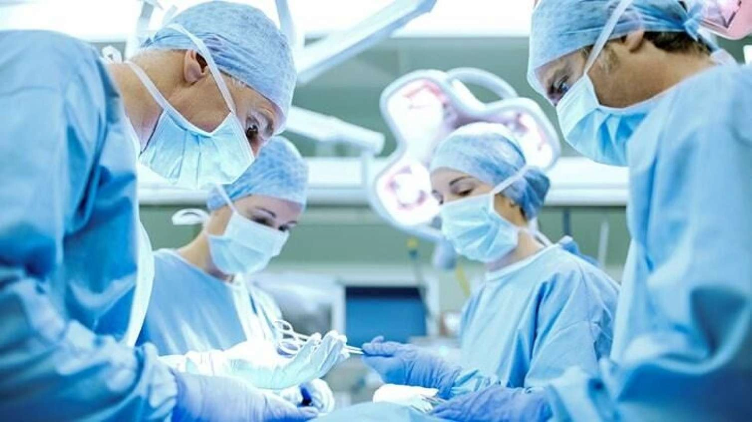 5 yaşlı uşağın mədəsindən