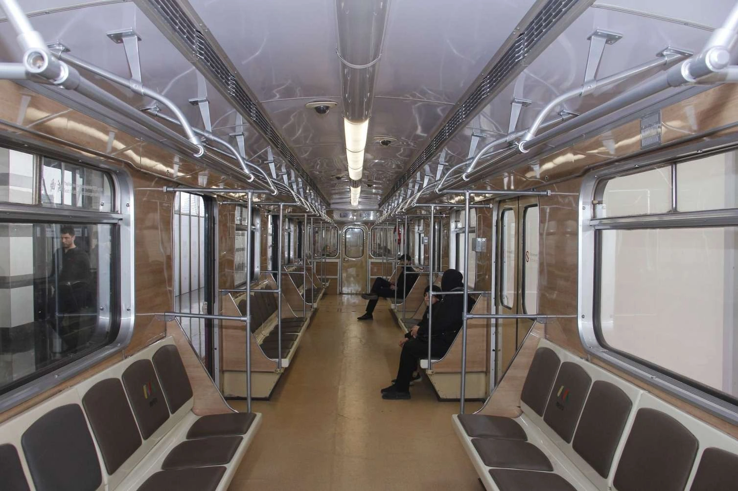 "Dərnəgül"ə qatarlar yarıboş gedir – Metropoliten