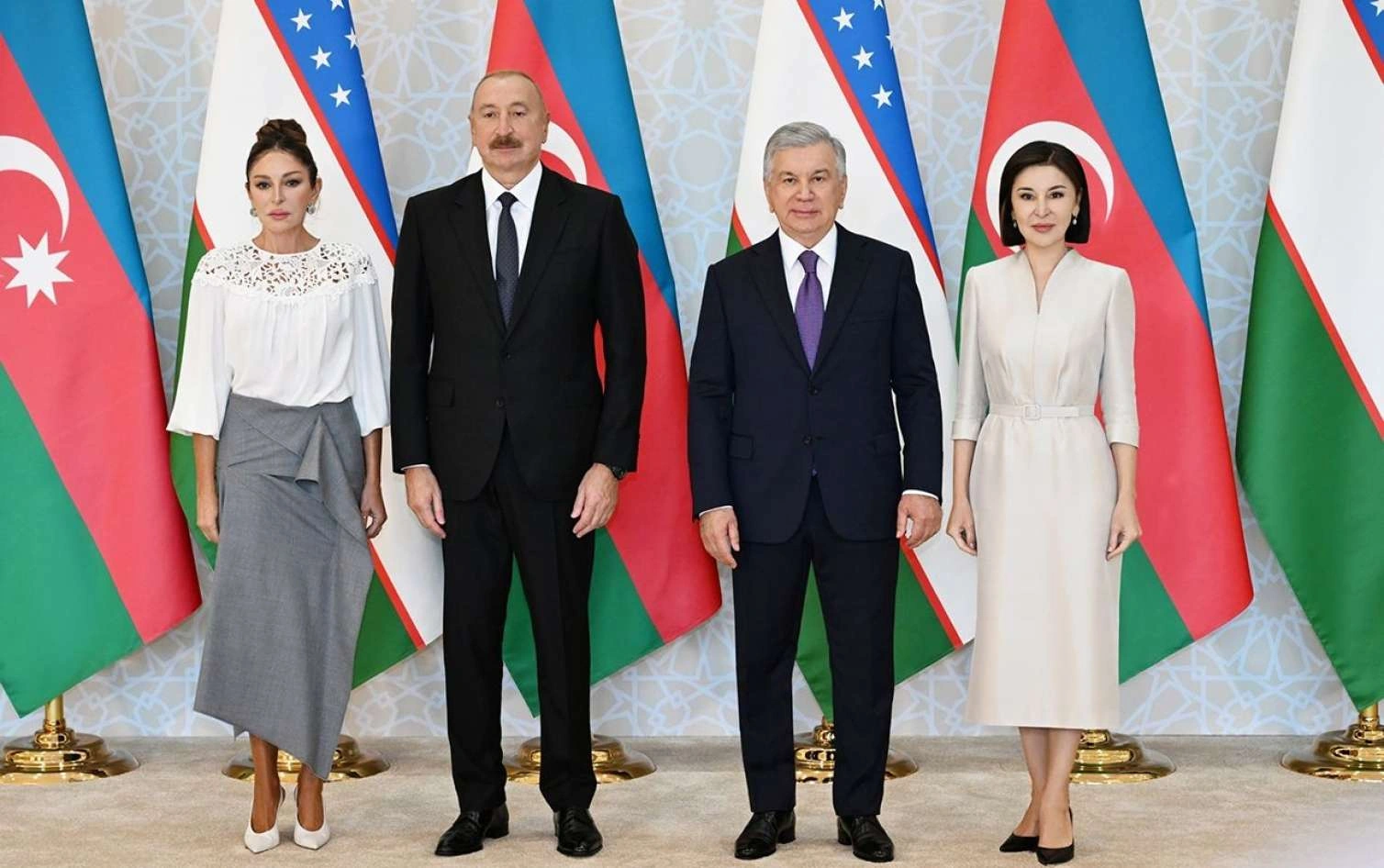 Prezidentlər və xanımları “Poyi-Kalon” kompleksi ilə tanış oldu