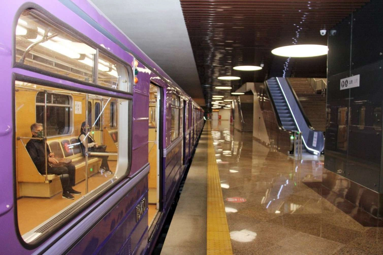 Metrodan istifadə edənlərə ŞAD XƏBƏR