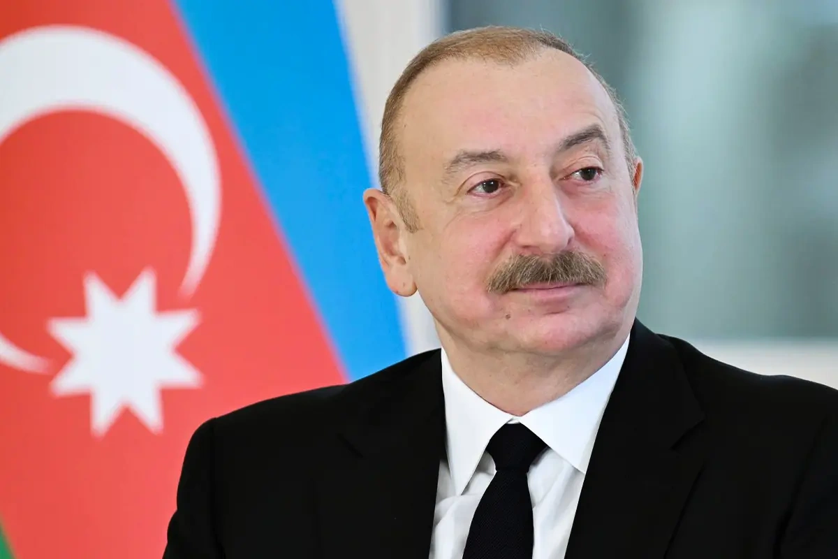İlham Əliyevi təbrik edirlər - Yenilənir