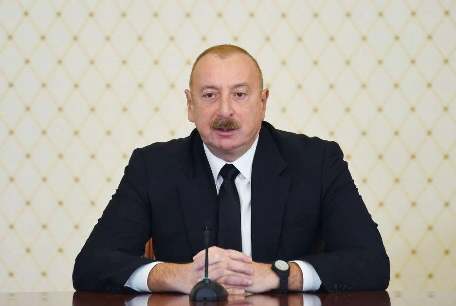 Prezidentdən Dövlət Suverenliyi Günü ilə bağlı -