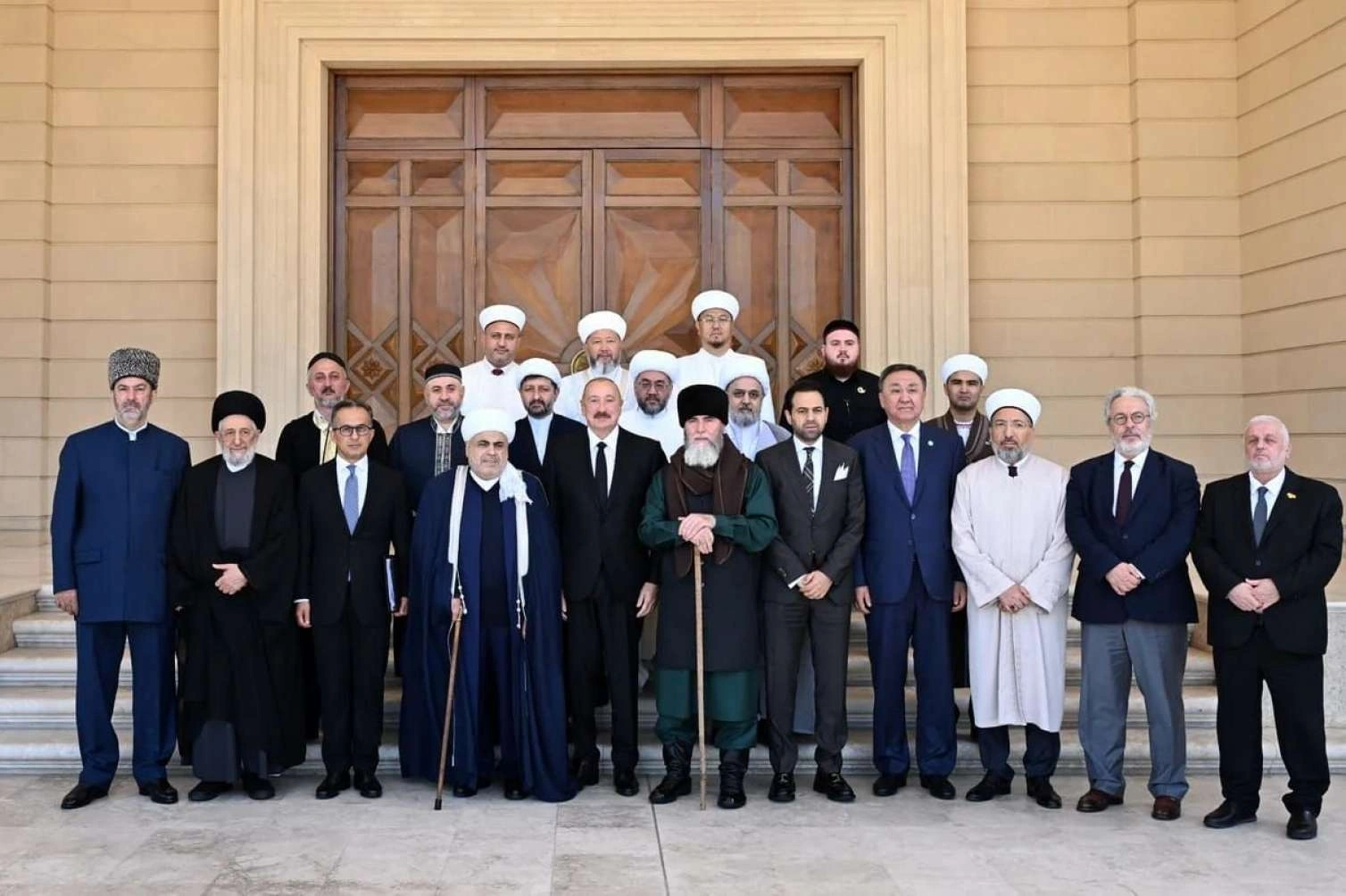 İlham Əliyev Bakıda keçirilən beynəlxalq konfransların iştirakçılarını qəbul etdi - FOTO