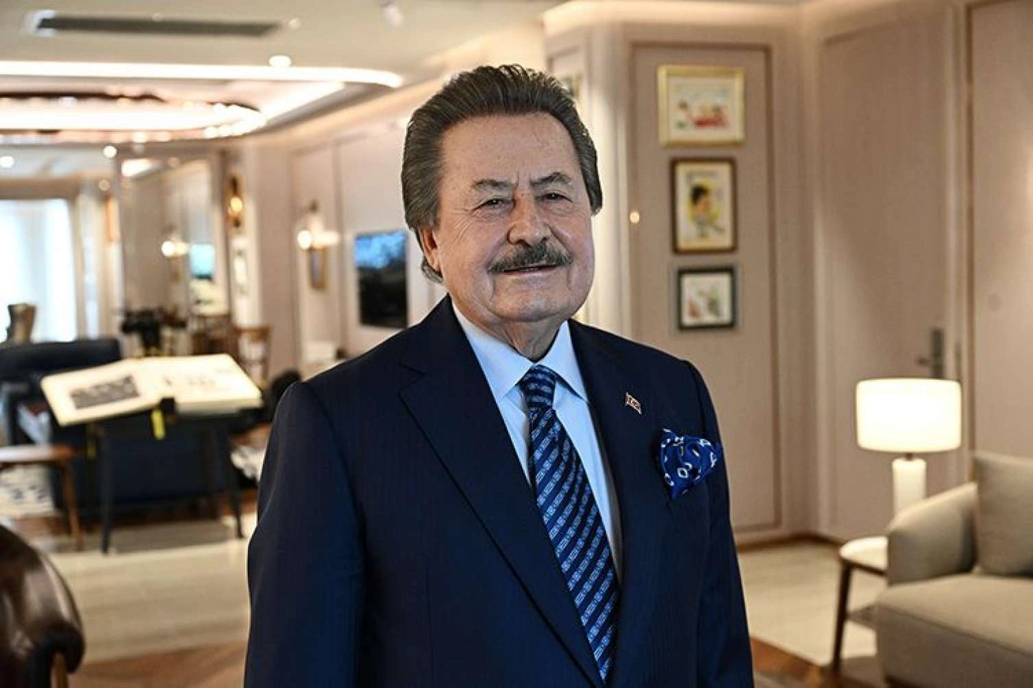 Cavid Çağlar: “CHP qarpız kimi ikiyə bölünüb”