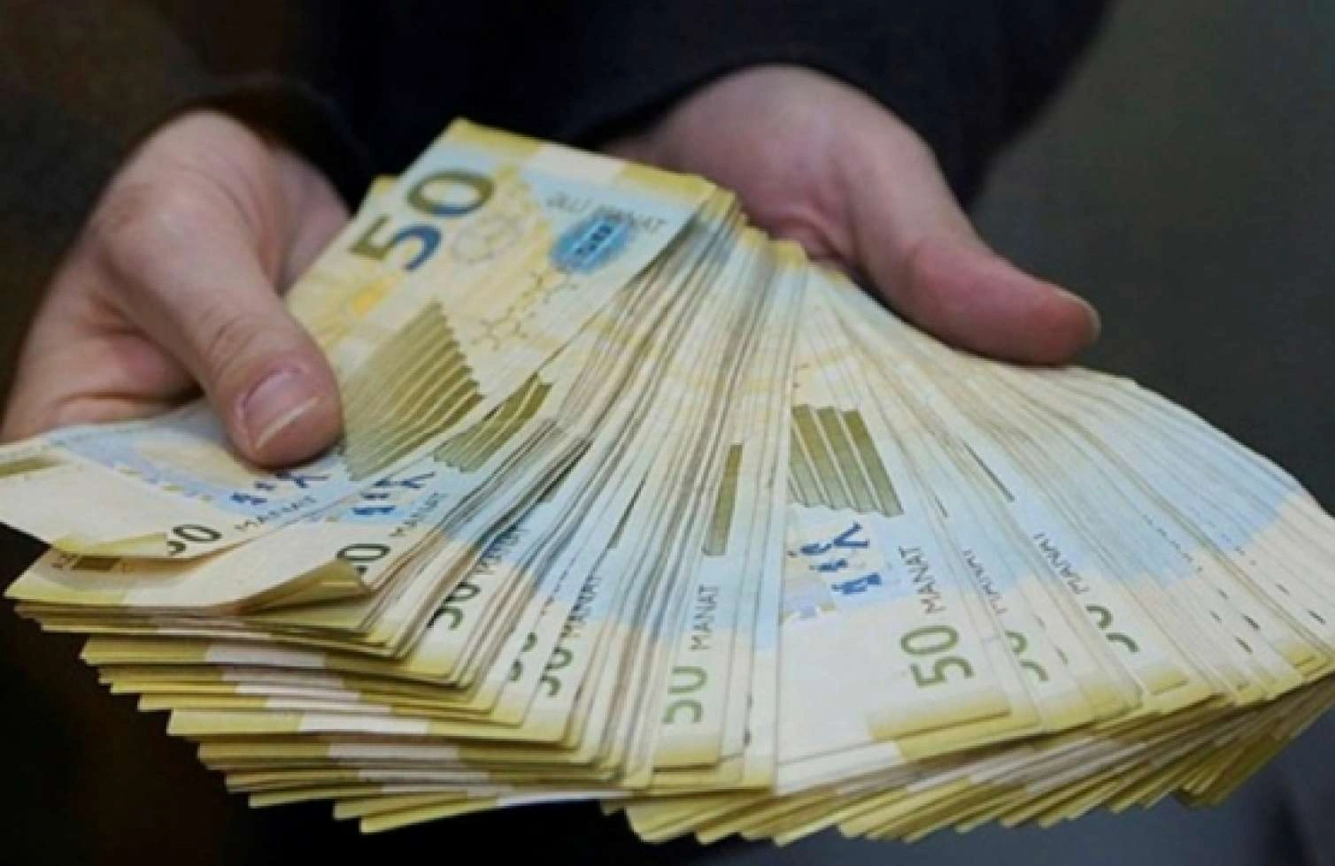 Xarici borcun az və ya çox olması: Hansı daha uyğundur?