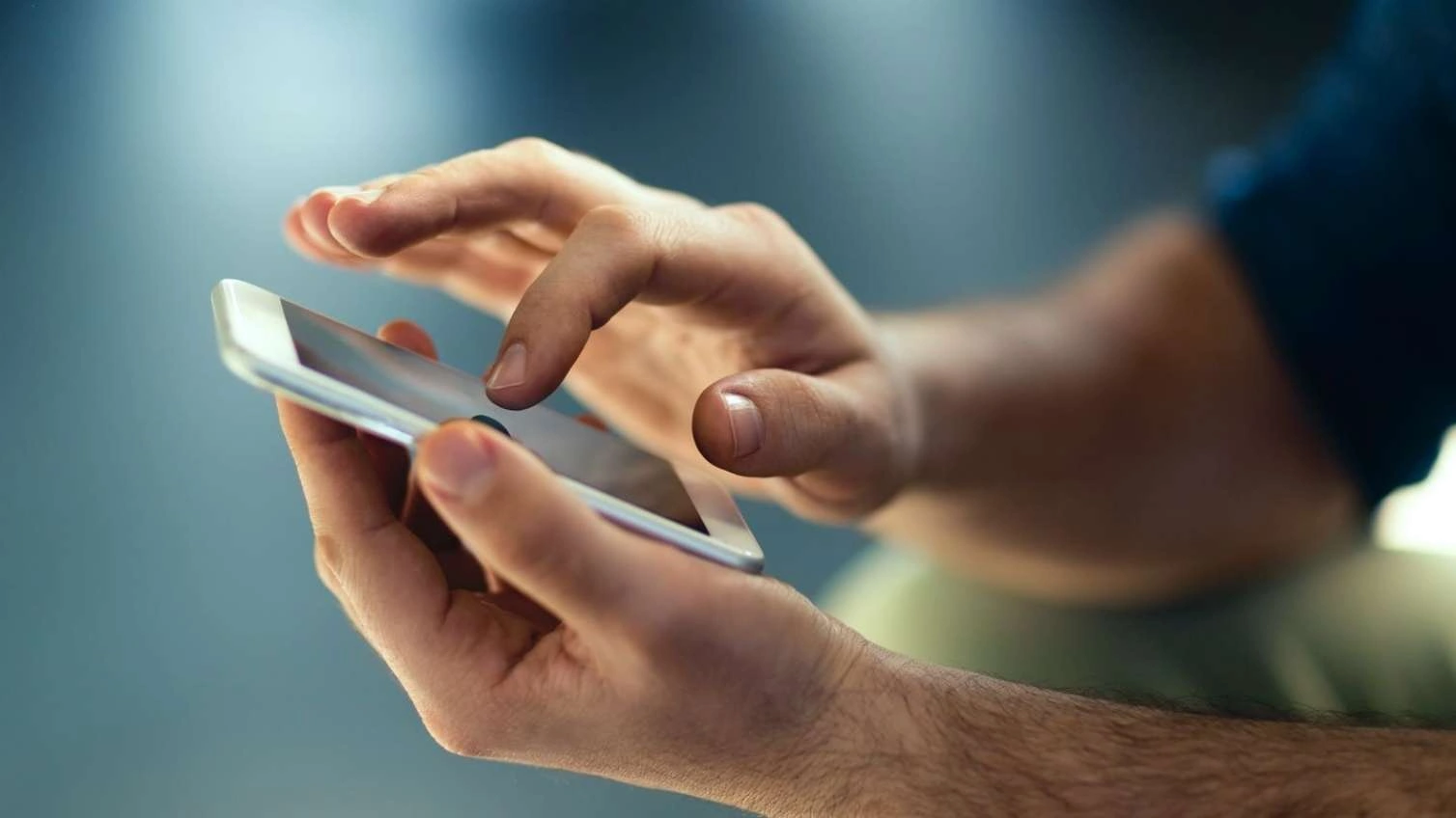 Smartfonun dinlənildiyini necə anlamaq olar?