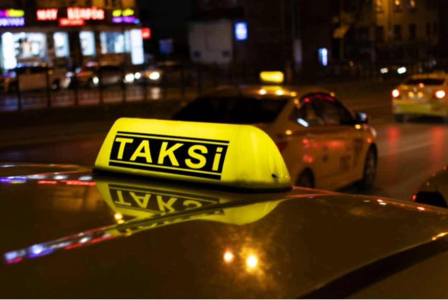 Taksilər avtobus zolaqlarından istifadə edə bilər?