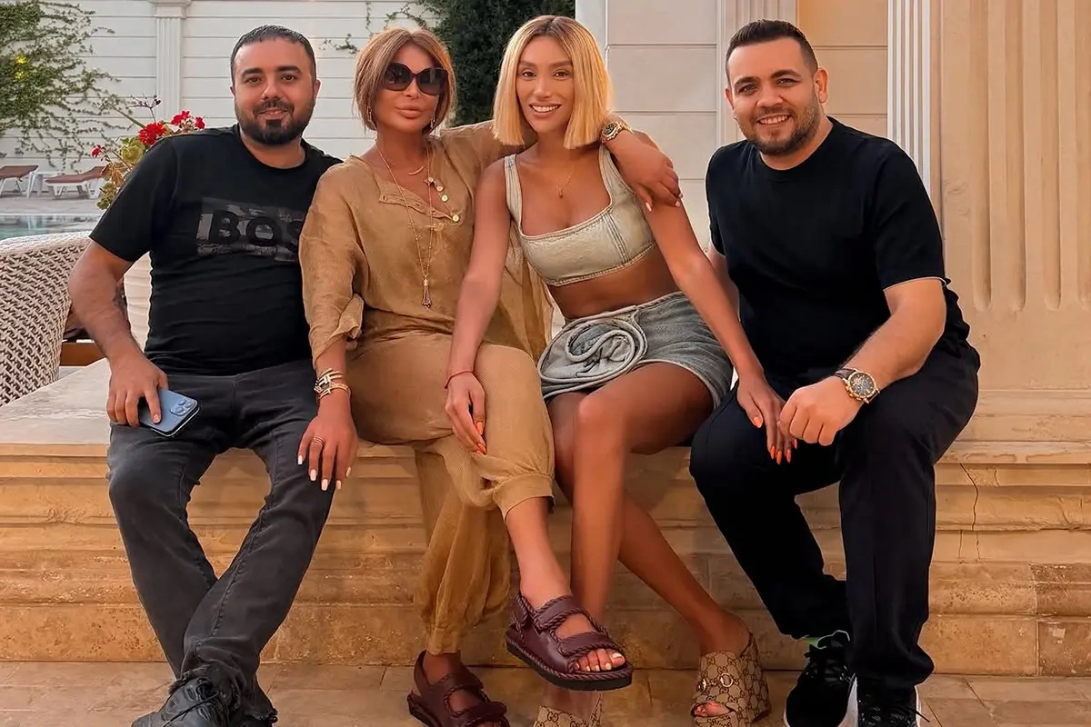 Aygün Kazımova Röyagilə qonaq getdi