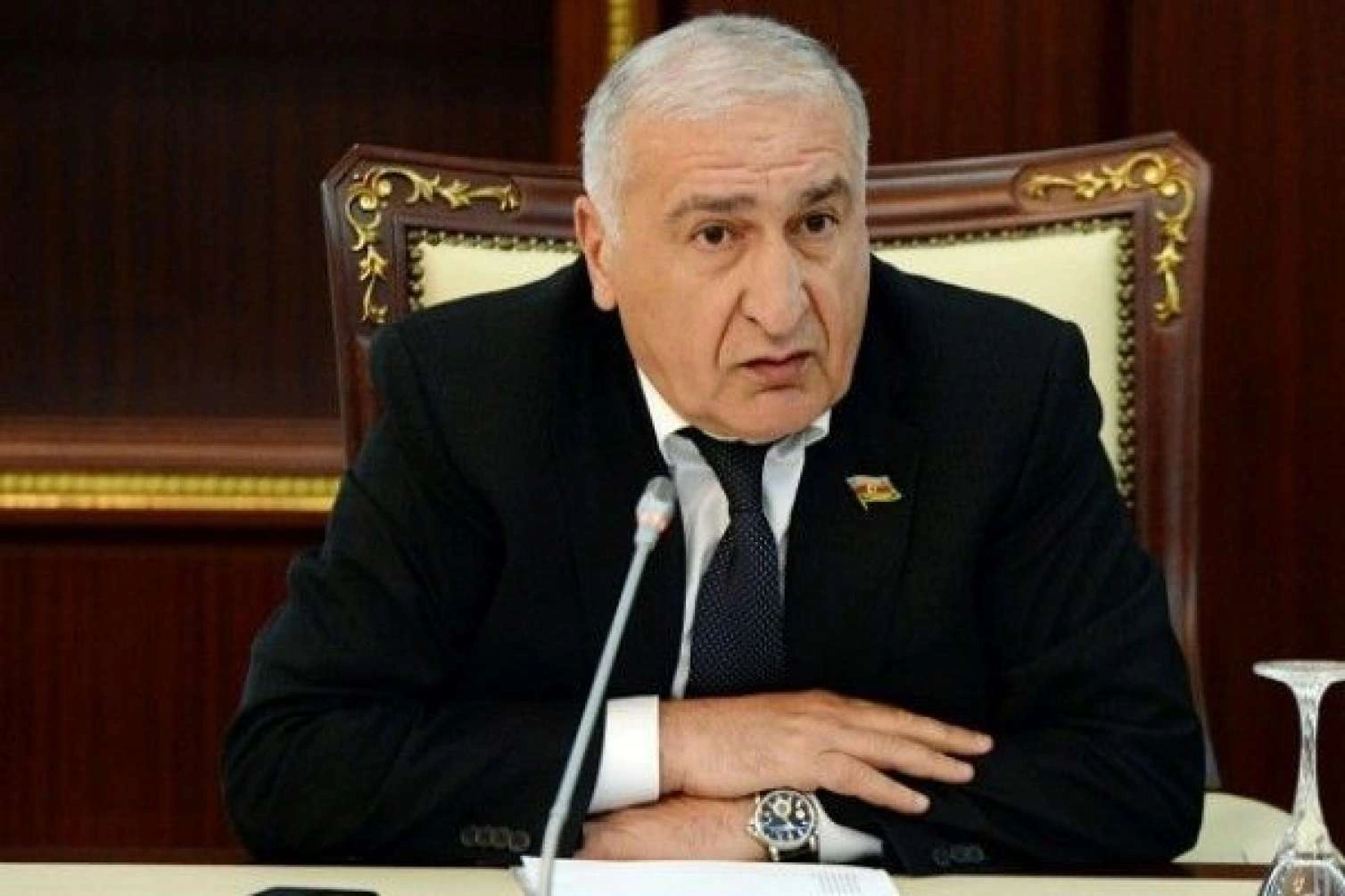 Sabiq deputatın dövlətə