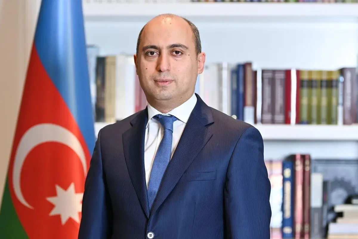 Nazirdən kollec və universitetlərlə bağlı ƏMR